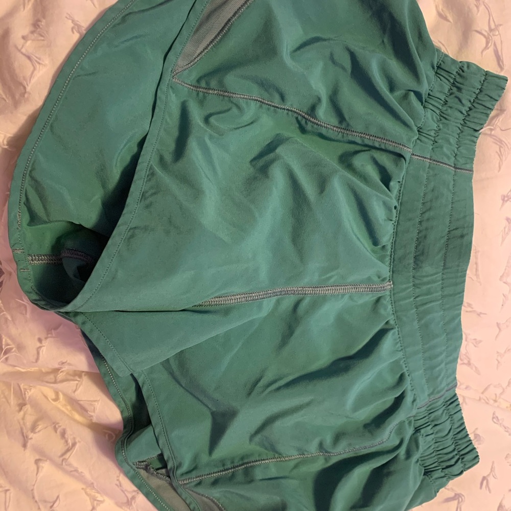 Lululemon hotty hot short 2.5